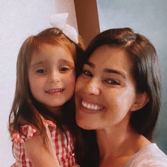 Meet your Posher, Marily! - Picture 4 of 5